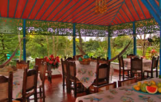 Dining room La Colina lodging, Quindío